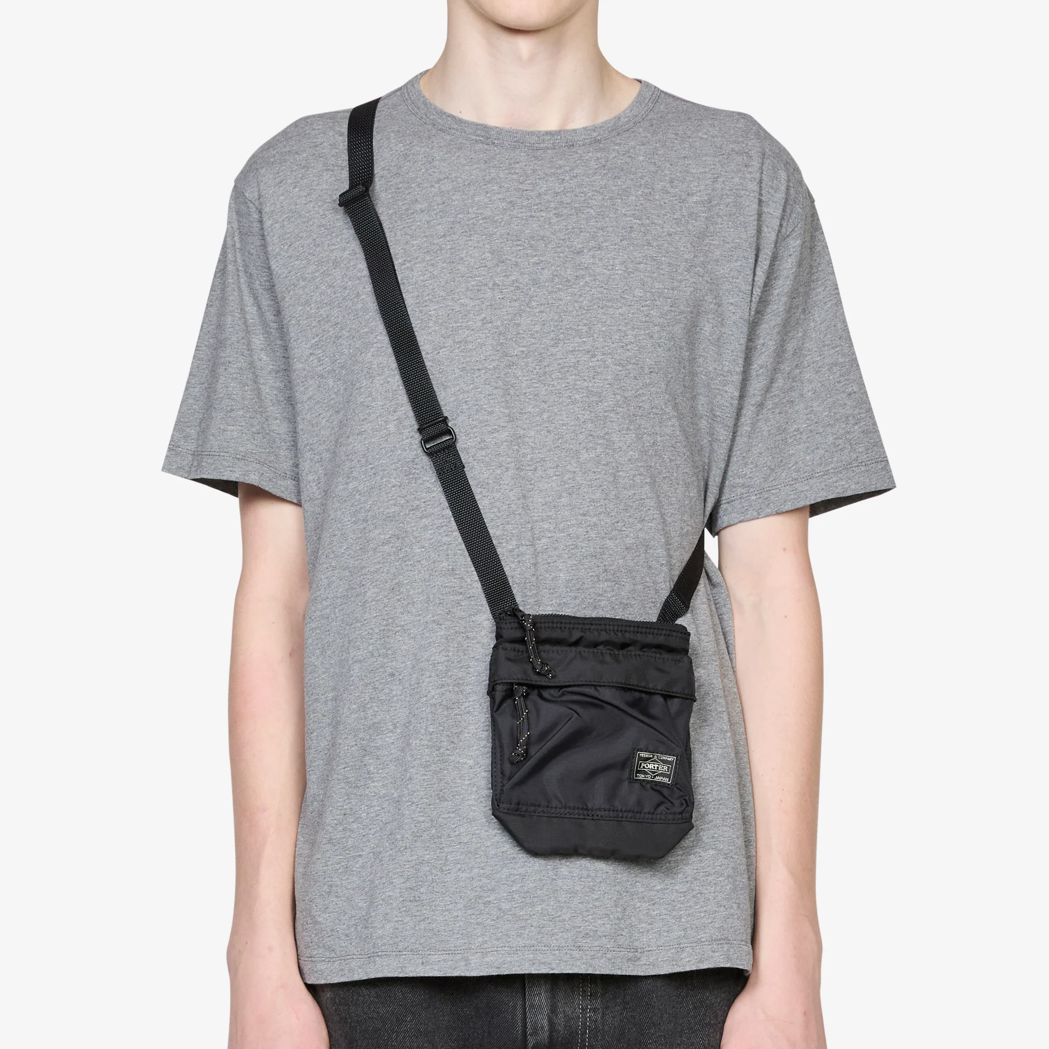 AW24 Force Shoulder Pouch Black
