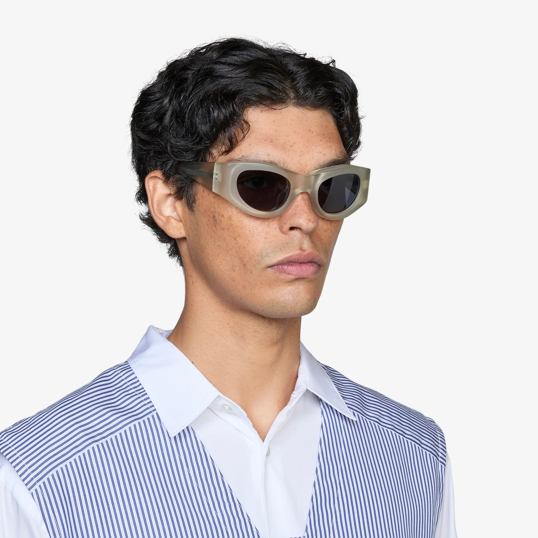 Bro Sunglasses Grey - Image 2