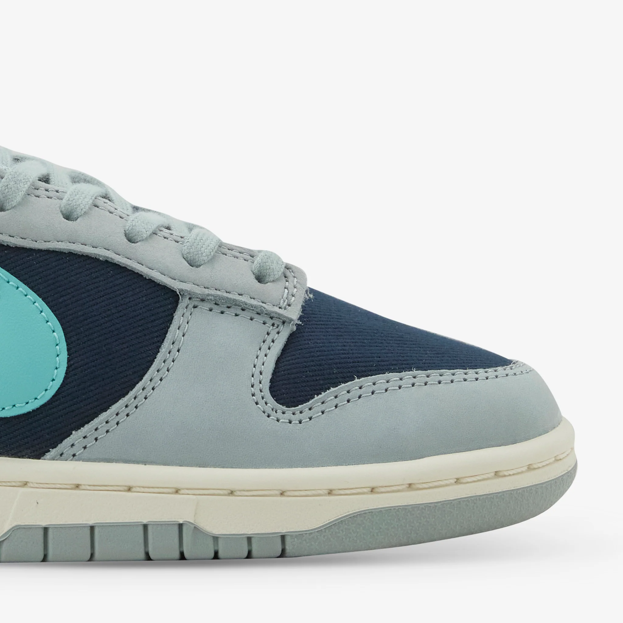 Dunk Low Retro Premium Light Pumice | Green Frost | Dark Obsidian - Image 5
