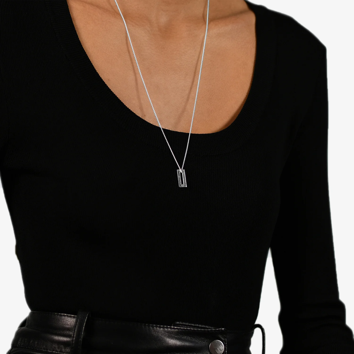 1.5g Brushed Sterling Silver Rectangle Pendant - Image 2